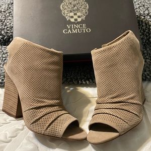 Vince Camuto French Taupe true suede. Worn once. 8.5, 4inch heel.